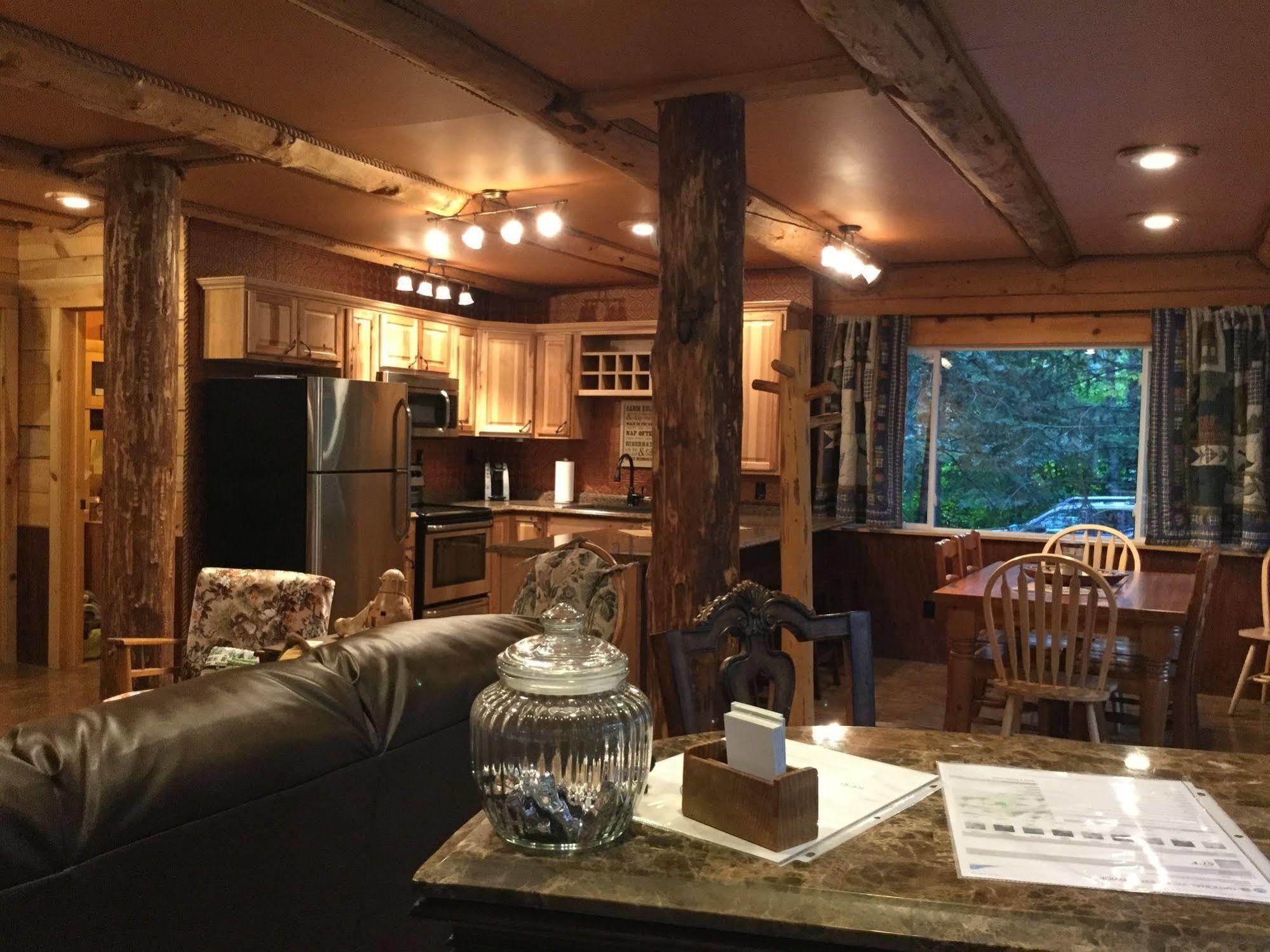 Renfro'S Lakeside Retreat Primrose Екстериор снимка